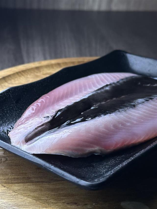 海男子紀家水產,1片無刺虱目魚肚(140g±10/1片）
